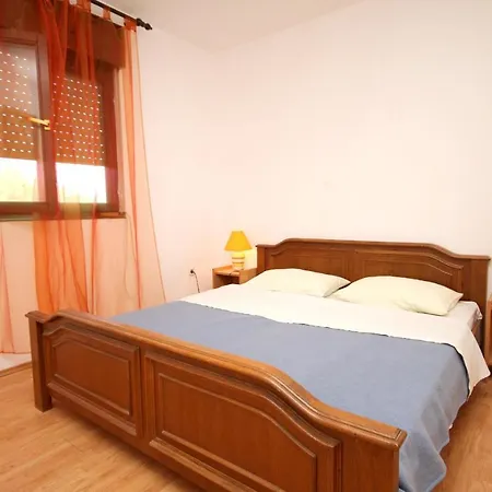 Apartment With Parking Space Tkon, Pasman - 9713