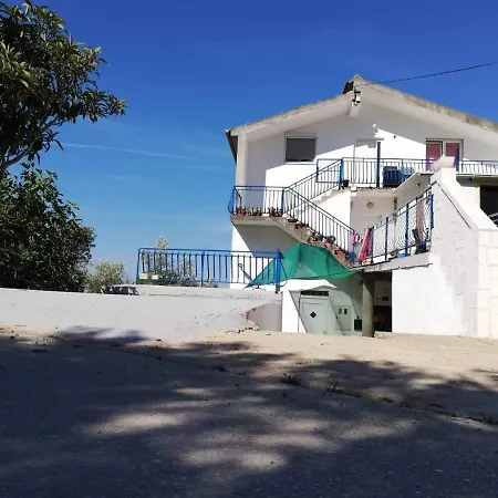 With Parking Space Tkon, Pasman - 9713 *