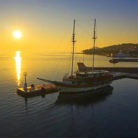 With Parking Space Tkon, Pasman - 9713