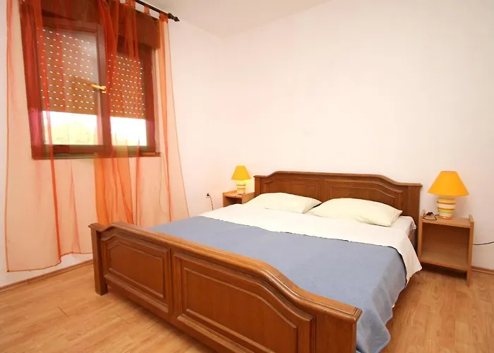 Apartamento With Parking Space Tkon, Pasman - 9713