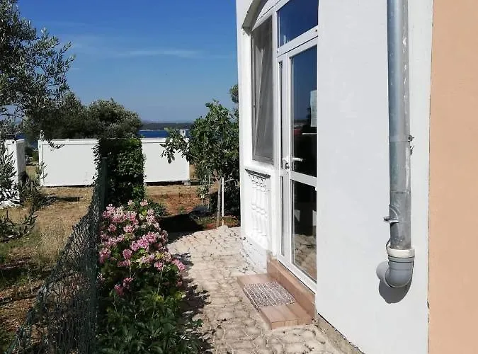 Apartamento With Parking Space Tkon, Pasman - 9713 Tkon