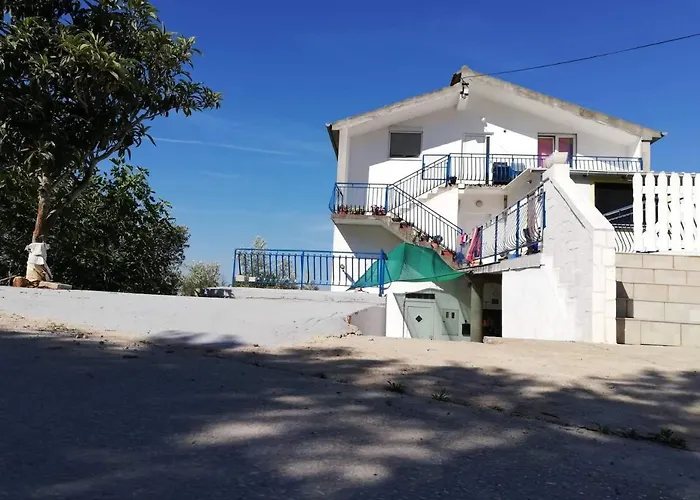 With Parking Space Tkon, Pasman - 9713 *